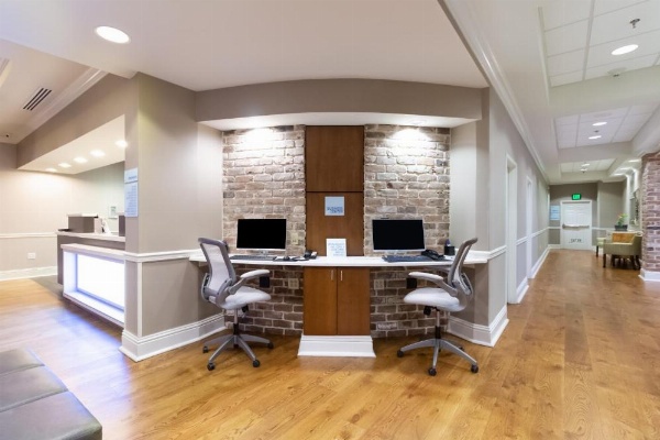 Holiday Inn Express Savannah - Historic District image 18