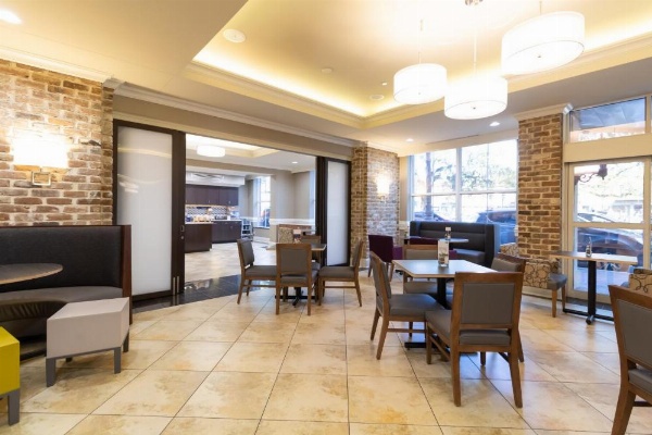 Holiday Inn Express Savannah - Historic District image 27